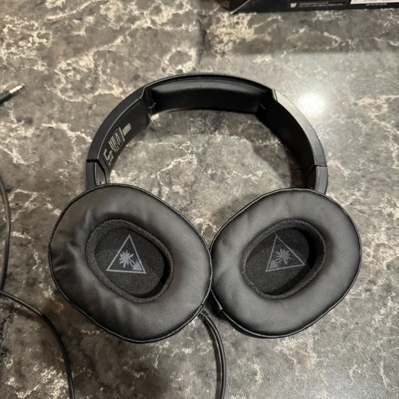 Turtle Beach Recon 200 Powered Gaming Wired Headset - Picture 2 of 9